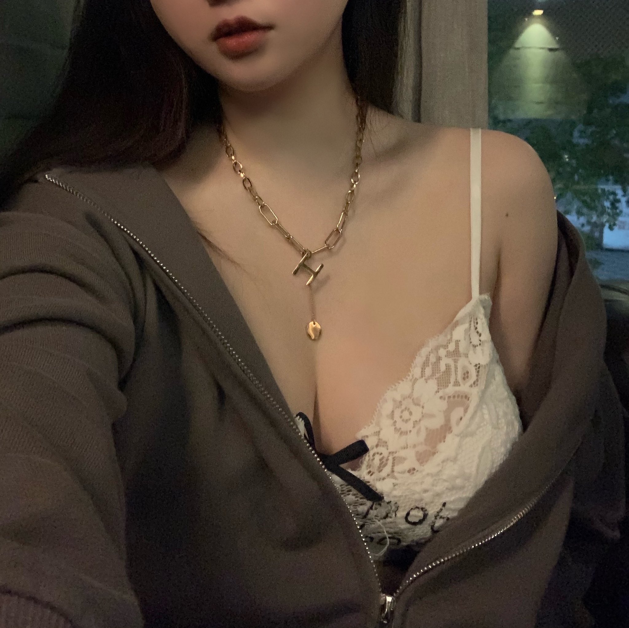 朝阳思思/性感兼职大四毕业妹妹气质白瘦美，水多配合好，不催事